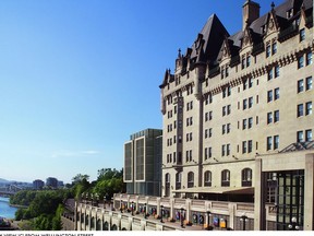 Canal-eye view of the latest proposed extension on the Château Laurier.
(architectsAlliance)