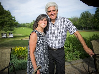 Federation board members and community volunteers Sharon and David Appotive of event sponsor Howard’s Fine Jewellers.