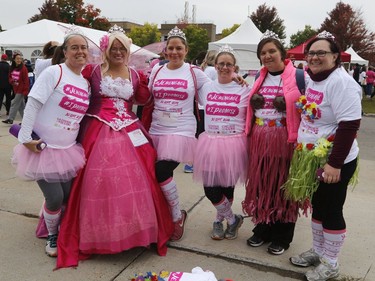 (L to R) Kathleen Grady-Thompson, Karen Jones, Melanie Pearson, Kelly Marshall, Sarah Coates and Karen Mazerall pose for a photo at the Run for The Cure in Ottawa on Sunday, September 30, 2018.
