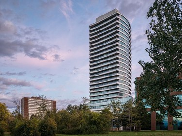 High-rise building, 10 storeys or more
Minto Communities: UpperWest
1027 home gohba