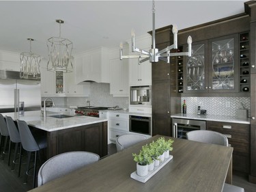 Production kitchen, 161 sq. ft. or more
Deslaurier Custom Cabinets & Uniform Urban Developments