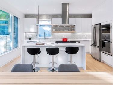 Custom kitchen, 181-240 sq. ft., contemporary
RND Construction & Deslaurier Custom Cabinets