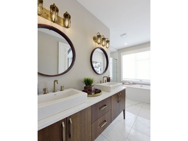 Custom bathroom, 101 sq. ft. or more, traditional
Laurysen Kitchens & Minto Communities