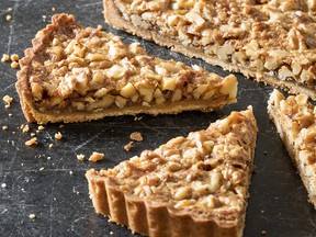 Rustic walnut tart.  This recipe appears in ìThe Complete Make-Ahead Cookbook.î (Daniel J. van Ackere/ ORG XMIT: NYTK108