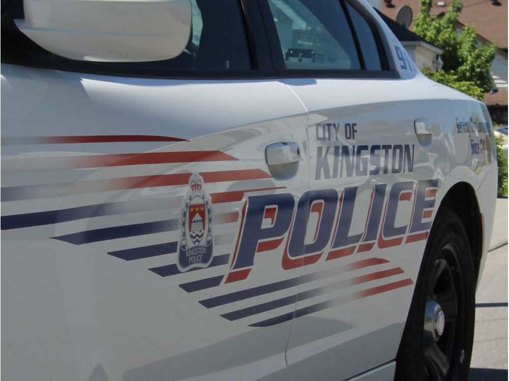 Kingston cop runs down burglary suspect half his age in foot chase ...