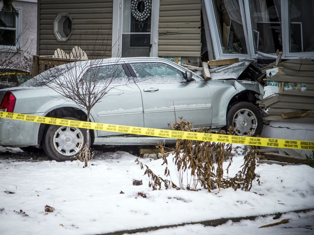 huge car accident last night in South Vanier. anyone know the details? the  people involved jumped out the cars and sped off in another vehicle. :  r/ottawa