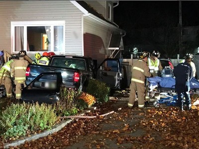 huge car accident last night in South Vanier. anyone know the details? the  people involved jumped out the cars and sped off in another vehicle. :  r/ottawa