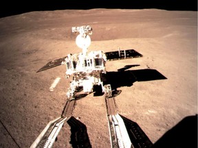 This picture taken on January 3, 2019 and received on January 4 from the China National Space Administration (CNSA) via CNS shows a robotic lunar rover on the "dark side" of the moon. - A Chinese lunar rover landed on the far side of the moon on January 3, in a global first that boosts Beijing's ambitions to become a space superpower.