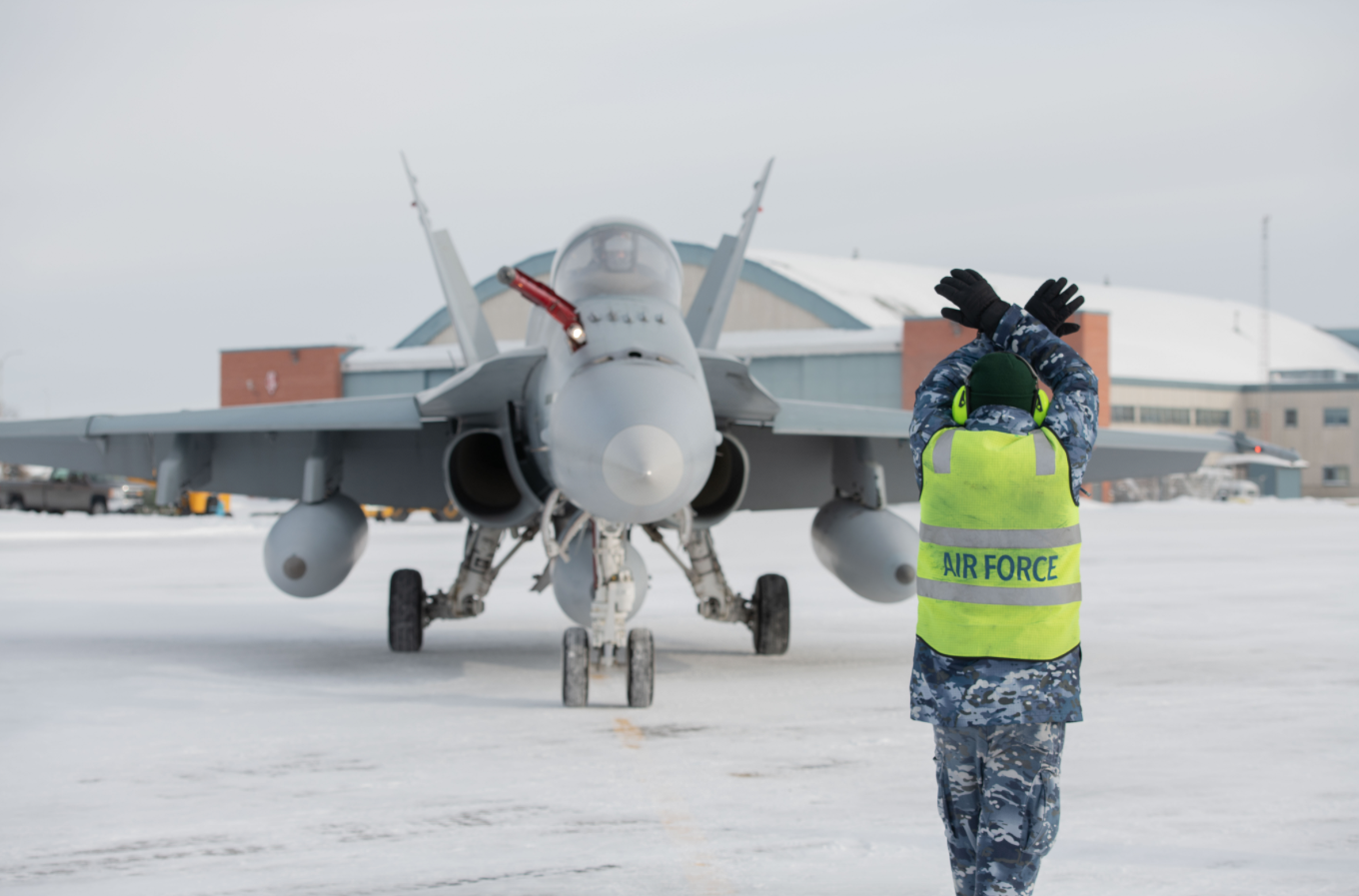 First two Australian F-18s for the RCAF arrive in Cold Lake – here are ...