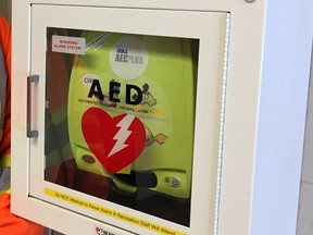 An automated external defibrillator was used to save a 16-year-old boy who collapsed during a basketball game in Orléans on Feb. 22.