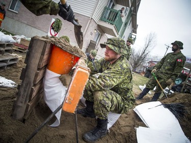 The Royal 22e Regiment Van Doos were in the Gatineau area helping to fill sandbags Sunday afternoon.