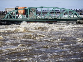 The Chaudiére Bridge has been closed due to high water on the Ottawa River.  April 28, 2019. Errol McGihon/Postmedia