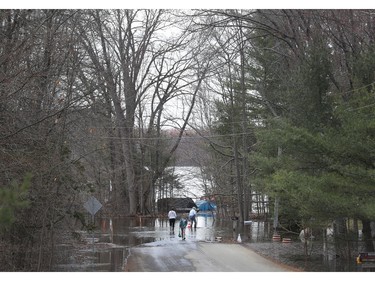 Media traveling with the Canadian Armed Forces during a flooding tour of Constance Bay in Ottawa Tuesday April 30, 2019. Members got a opportunity to watch the Canadian Armed Forces flood relief operations Tuesday. Home owners flooded in Dunrobin Tuesday.