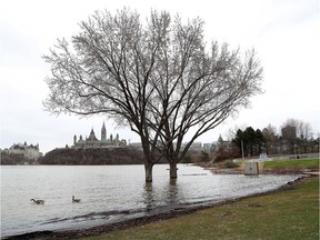 Water levels of the Ottawa River continued to rise on Tuesday, April 23, 2019. A view of the Ottawa River and Parliament Hill from behind the history museum in Gatineau.