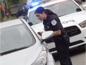 Gatineau officer tickets driver.