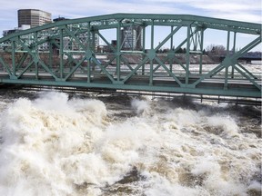 Ottawa's Chaudière Bridge has been closed due to high water levels. April 30, 2019. Errol McGihon/Postmedia