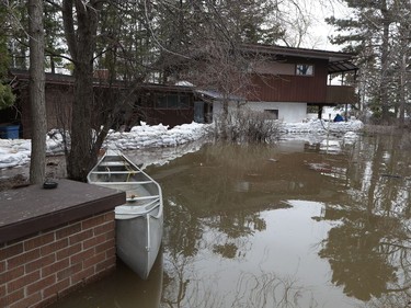 Flooding continues on Grandview Road in Ottawa Wednesday May 1, 2019.