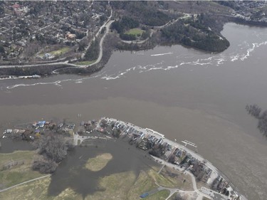 Pointe-Gatineau - Aerial view of the flooding in the National Capital region, April 29, 2019.