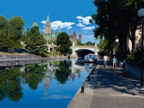 Ottawa’s Rideau Canal, a UNESCO World Heritage Site, is a short one-block walk from Cartier Place Suite Hotel.
