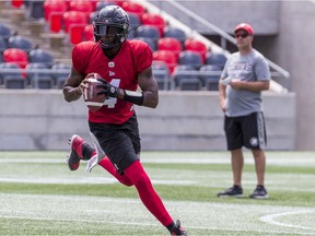 Quarterback Dominique Davis, who has missed two games because of injury, has practised fully this week and is a safe bet to be the starter for Friday's contest against the Alouettes in Montreal.