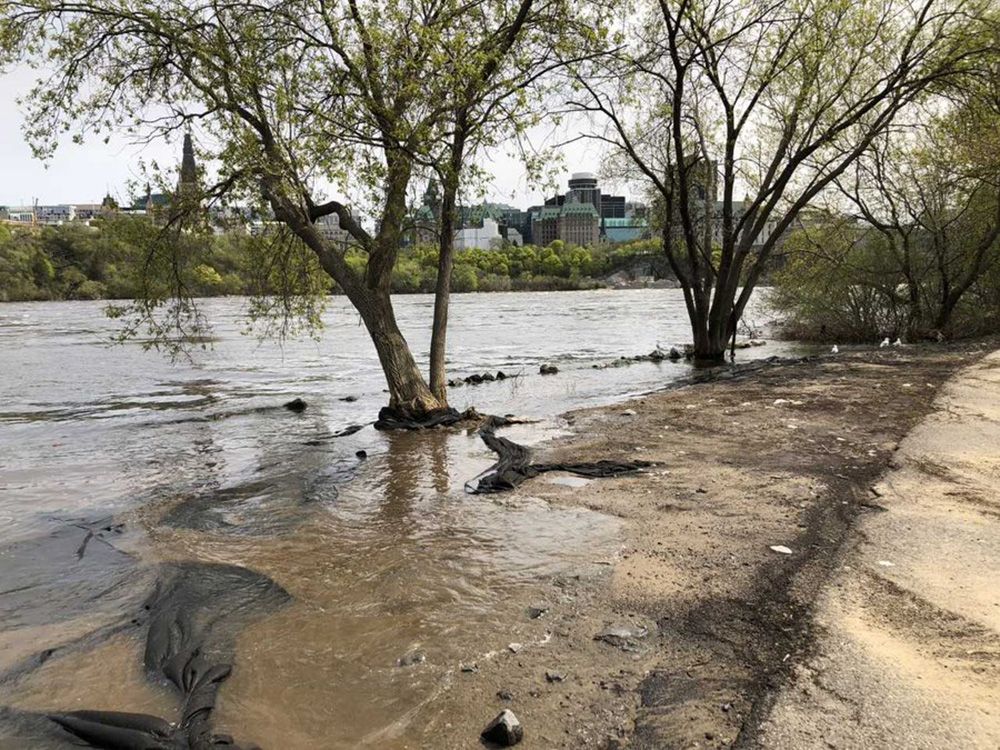 NCC reopens pathway from Portage Bridge to history museum | Ottawa Citizen