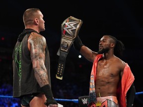 Kofi Kingston (R)