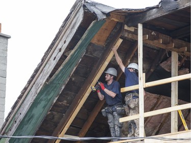 The city of Ottawa has begun shoring up Magee House following a decision by city council to make the building safe enough to reopen the sidewalk.