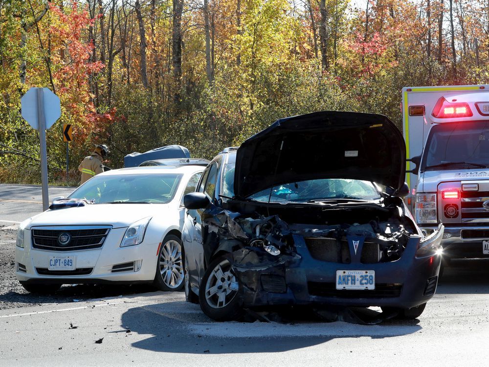 Three vehicles involved in crash west of Manotick