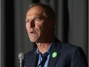 Green candidate Gordon Kubanek speaks during an all-candidates election debate for Carleton riding.