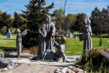 5. FRENCH CANADIAN COMMUNITY:
Beechwood Cemetery works hard to maintain close ties with the region’s French-Canadian population, offering services in both official languages. Many French Canadians choose for their final resting place a spot along the Charity Pathway near the inspirational Bruyère-d’Youville Monument and Stations of the Cross. Mother Élisabeth Bruyère left Montreal in 1845 to establish the Sisters of Charity of Bytown, caring for the spiritual, educational and medical needs of people whatever their religious affiliation. Saint Marguerite d’Youville, founder of the Sisters of Charity of Montreal, was canonized by Pope John-Paul II in 1990 to become the first native-born Canadian elevated to sainthood.