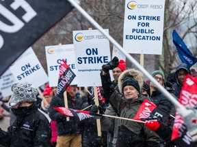 Teachers and education workers on the picket line at Ridgemont High School. Classes are cancelled for about 116,000 elementary and secondary students in Ottawa Wednesday as high school teachers and education support staff stage a one-day strike. December 4, 2019. Errol McGihon/Postmedia