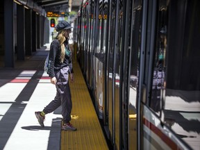 Tunney's Pasture Station