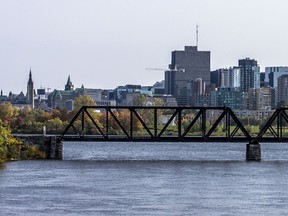 The Prince of Wales Bridge: why couldn't it carry Gatineau passengers?