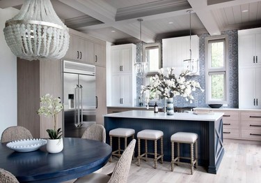 Production kitchen, 176 sq. ft. or more: Minto Communities, Tanya Collins Design & Laurysen Kitchens