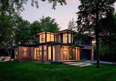 Custom urban home, 3,001 sq. ft. or more, contemporary: Casa Verde Construction & Flynn Architect