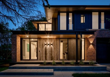 Exterior details: Casa Verde Construction & Flynn Architect