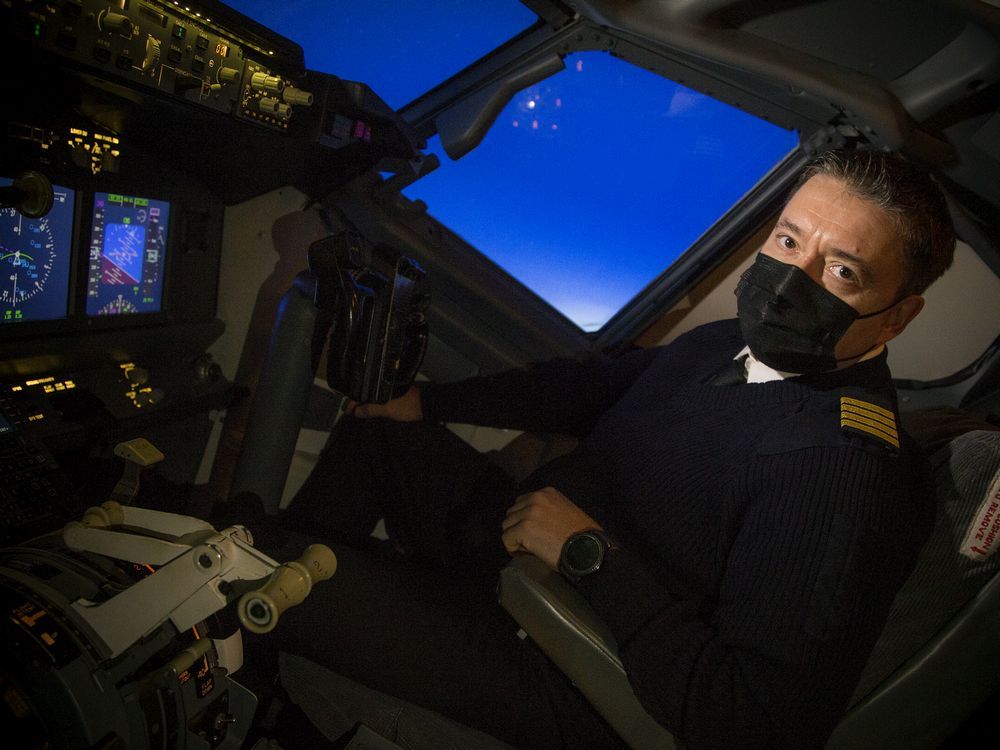Grounded by the pandemic? Gatineau 737 simulator lets you fly the
world without leaving the ground