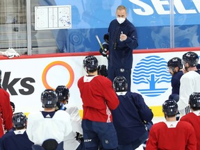 Winnipeg Jets head coach Paul Maurice does some explaining during practice at Bell MTS Place in Winnipeg on Mon., April 20, 2021.