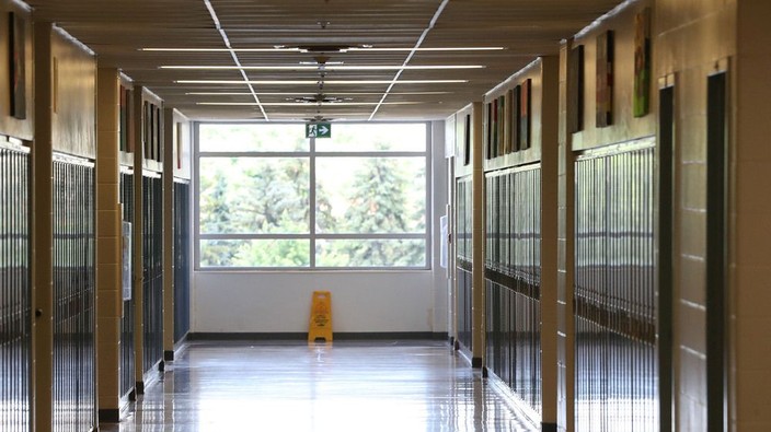 Critics say air ventilation standards should be key part of Ontario's back to school plan