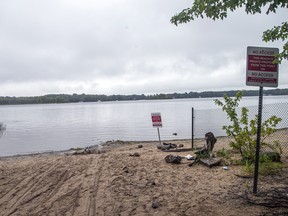 The Ottawa Police Service had briefly paused their search Sunday, August 29, 2021, for a 53 year old Ottawa man, after reports his boat overturned in the Ottawa River.