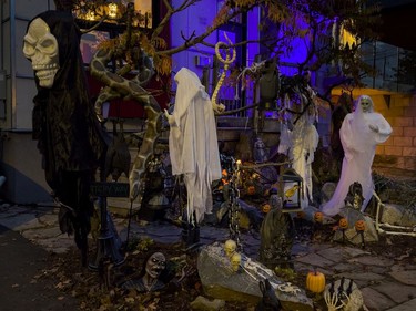 Halloween decorated house on Gordon Street near Holmwood Avenue.