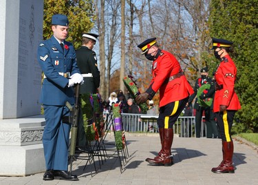 Laying of wreaths on behalf of the RCMP during the Remembrance Day ceremonies at the National Military Cemetery at the Beechwood Cemetery in Ottawa, November 11, 2021.