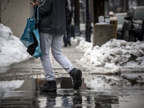 OTTAWA -- Ottawa was hit with messy weather Saturday that left a blanket of fog in some areas and lots of puddles in others, Saturday, Dec. 11, 2021.



ASHLEY FRASER, POSTMEDIA