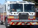 File: Truk pompa Dinas Pemadam Kebakaran Ottawa 