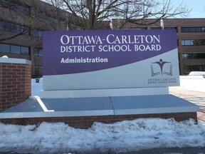 Debat topeng kembali ke dewan sekolah Ottawa-Carleton pada hari Selasa