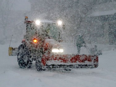 OTTAWA - Jan 17 2022 - A snow storm hits Ottawa Monday morning. Ottawa could get up tp 40 cm of snow before it's over.