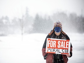 Zak Klaas war einer der Menschen, die sich am Samstag im Lansdowne Park versammelten, um ihren Widerstand gegen die Konvoiblockade in der Innenstadt von Ottawa zu demonstrieren.