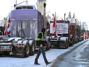 15. Feb. 2022 - Die Besetzung und Proteste von Truckern gehen am Dienstagnachmittag in der Innenstadt von Ottawa ihren 19. Tag weiter.