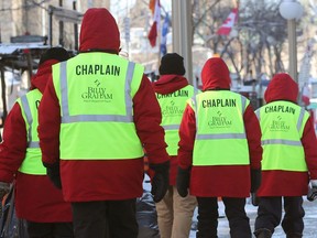 15. Feb. 2022 - Die Besetzung und Proteste von Truckern gehen am Dienstagnachmittag in der Innenstadt von Ottawa ihren 19. Tag weiter.