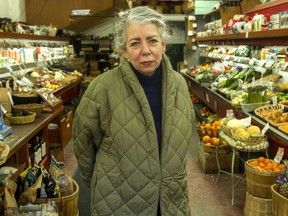 Miriam Farbiasz et son mari, Isaac, sont propriétaires du marché aux fruits ByWard.